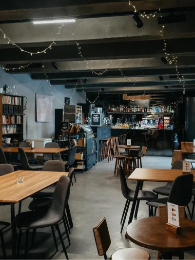 Jedinečný industriální bar v srdci Prahy