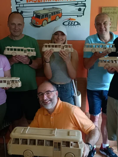 Teambuilding ve výrobně hraček